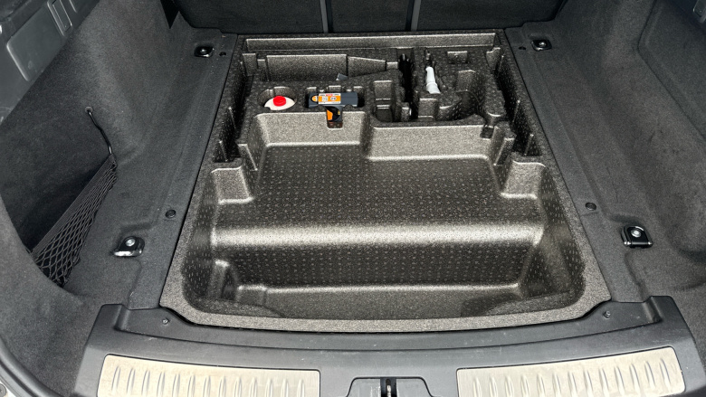 Land Rover Range Rover Velar 2.0 D200 R-Dynamic SE 5dr Auto Diesel Estate